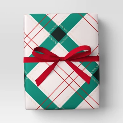 30” 25 Sq Ft Christmas Roll Wrap Green/White/Red Plaid - Wondershop™ 3 30” 25 Sq Ft Christmas Roll Wrap Green/White/Red Plaid - Wondershop™