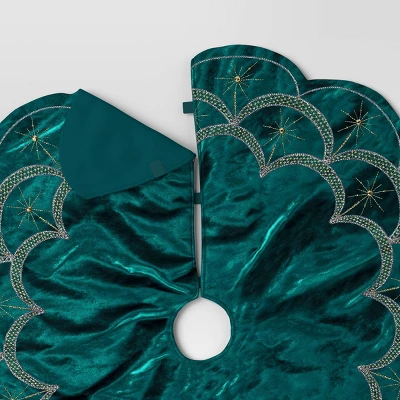 48" Christmas Dia Art Deco Embellished Soft Velvet Tree Skirt Green - Wondershop™ 6 48" Christmas Dia Art Deco Embellished Soft Velvet Tree Skirt Green - Wondershop™ - Image 4